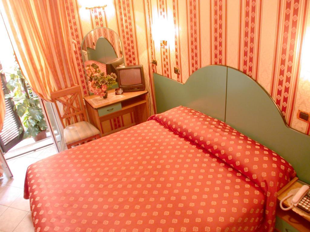 Hotel Hollywood Roma Dış mekan fotoğraf
