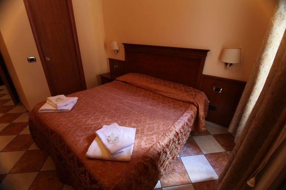 Hotel Hollywood Roma Dış mekan fotoğraf