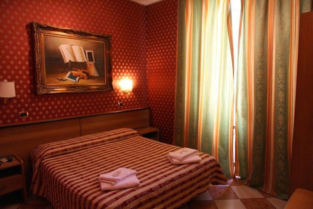 Hotel Hollywood Roma Dış mekan fotoğraf