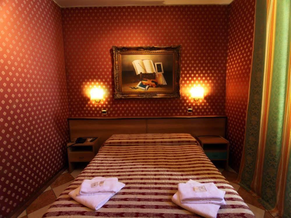 Hotel Hollywood Roma Dış mekan fotoğraf